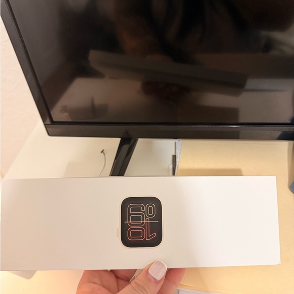 Apple Smartwatch with Gold Band - Picture 11 of 12